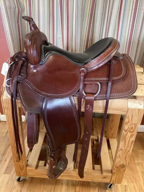 15" Bear Valley Oregon Trail Saddle w Flank Cinch