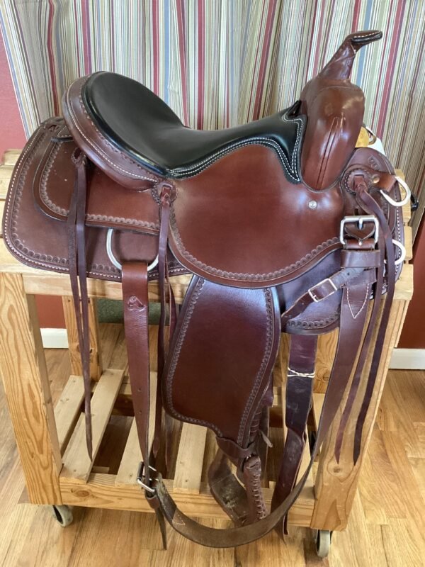 15" Bear Valley Oregon Trail Saddle w Flank Cinch - Image 5