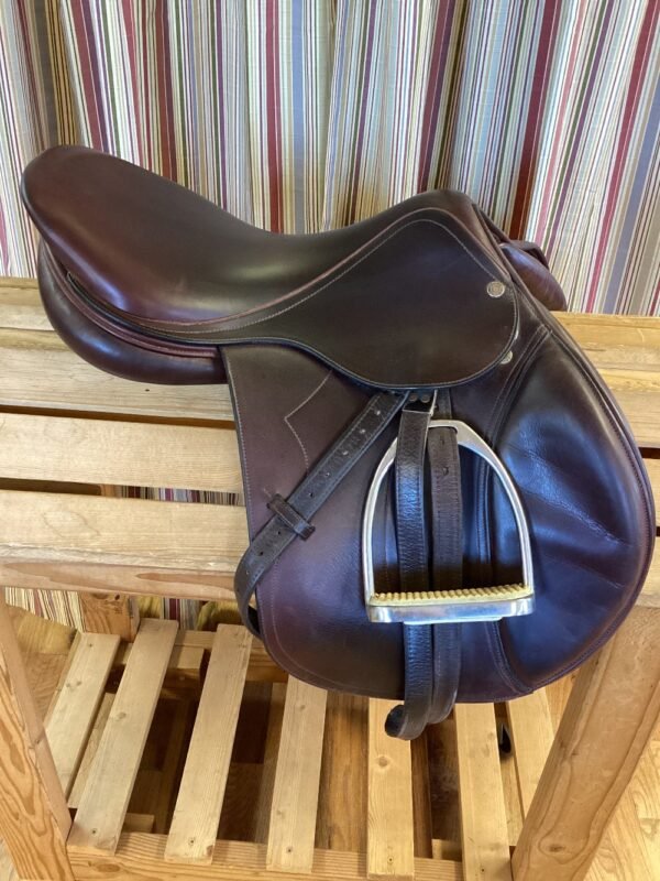 17" Equipe Grand Prix CC Saddle - Image 2