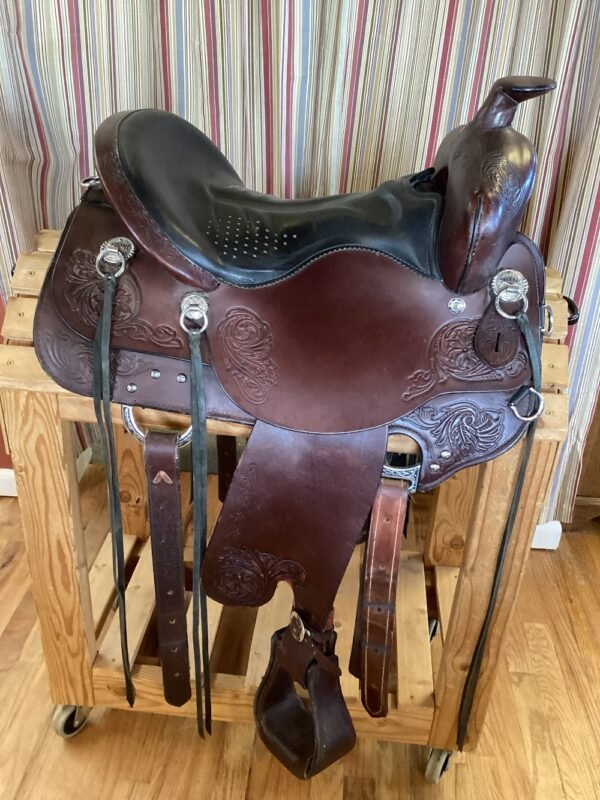 16.5" Tucker Horizon Wanderer Trail Saddle - Image 3