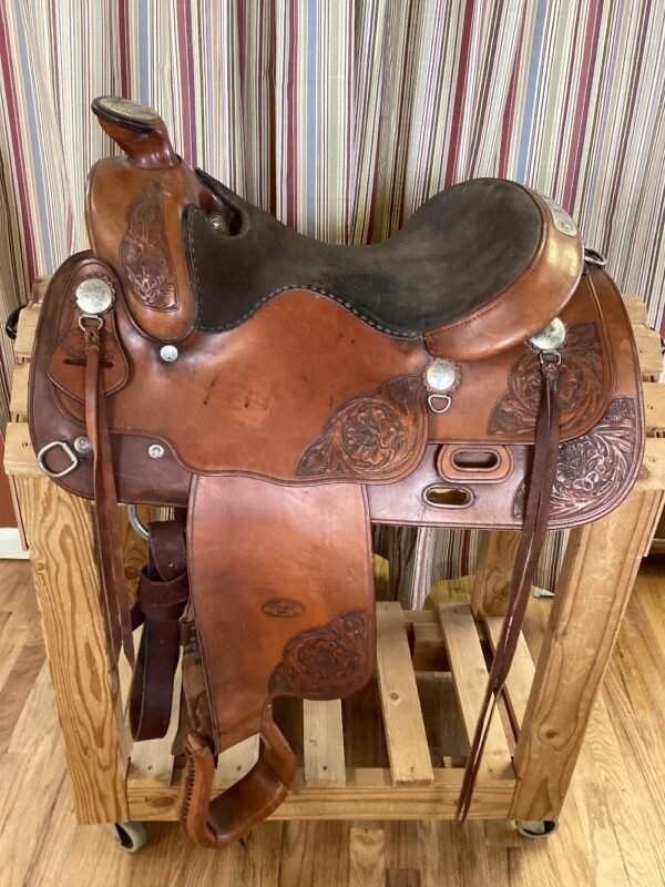 15.5” Rios All Around Saddle