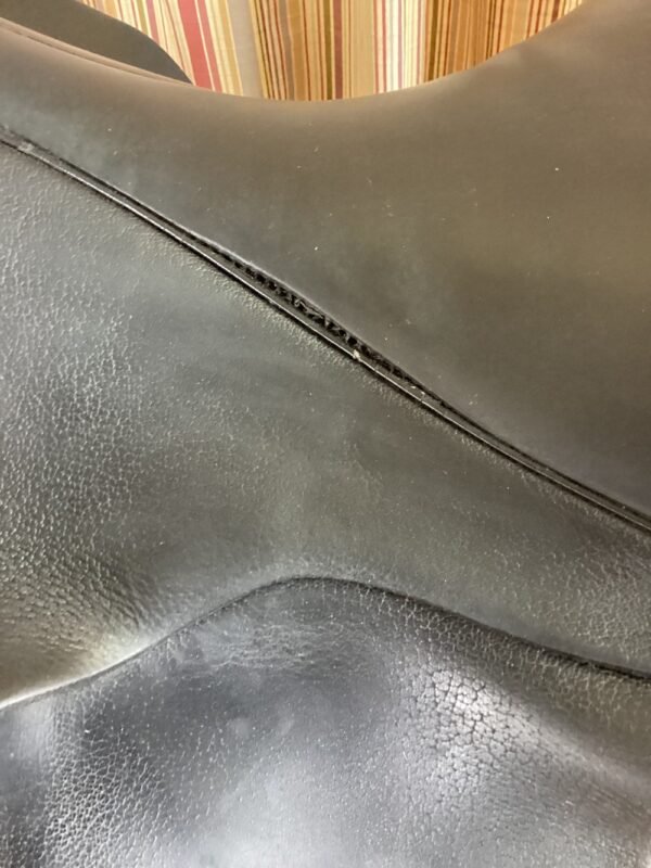 17" Hulsebos Dressage Saddle - Image 3