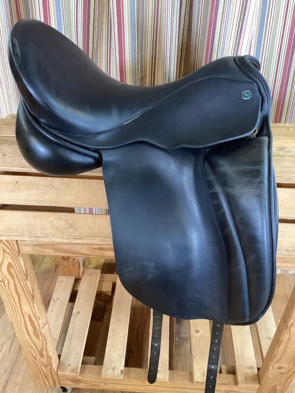 17" Hulsebos Dressage Saddle - Image 6