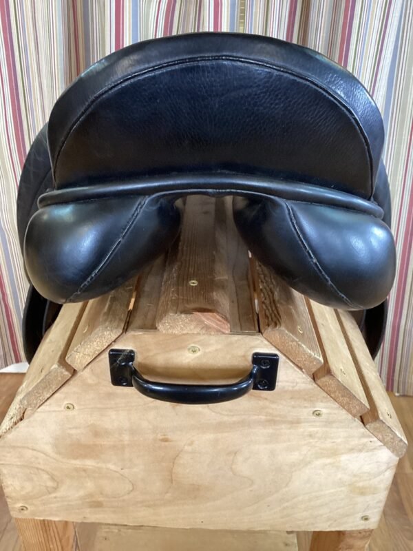 17" Hulsebos Dressage Saddle - Image 7